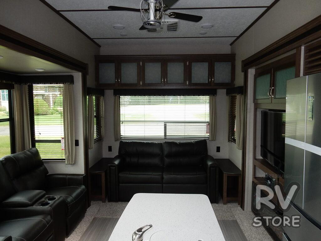 RETREAT Living