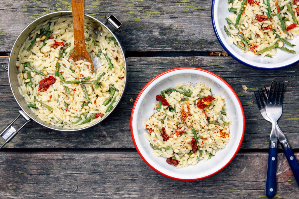 cheesy-asparagus-orzo-one-pot-camping-meal